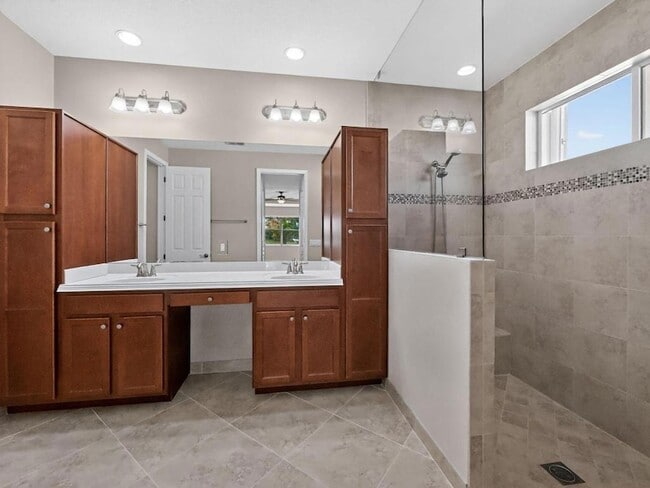 Building Photo - 12115 SW Bennington Cir