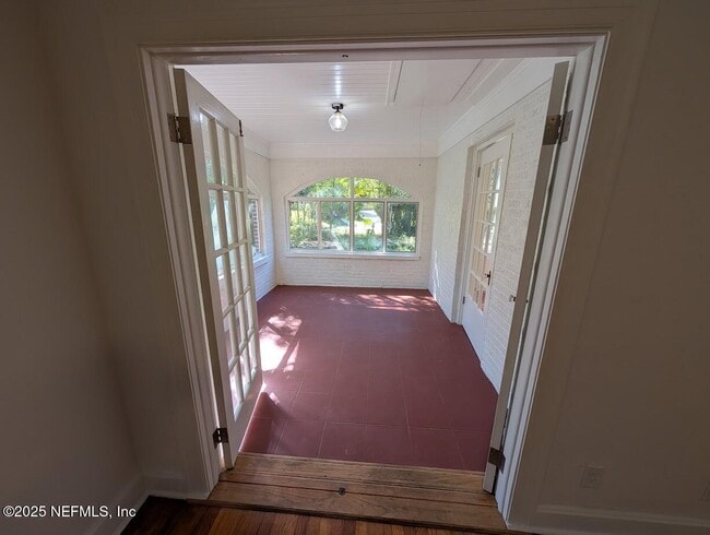 Building Photo - 1429 Azalea Dr