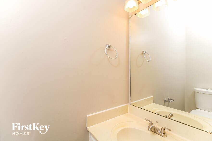 Building Photo - 3612 River Lake Ct