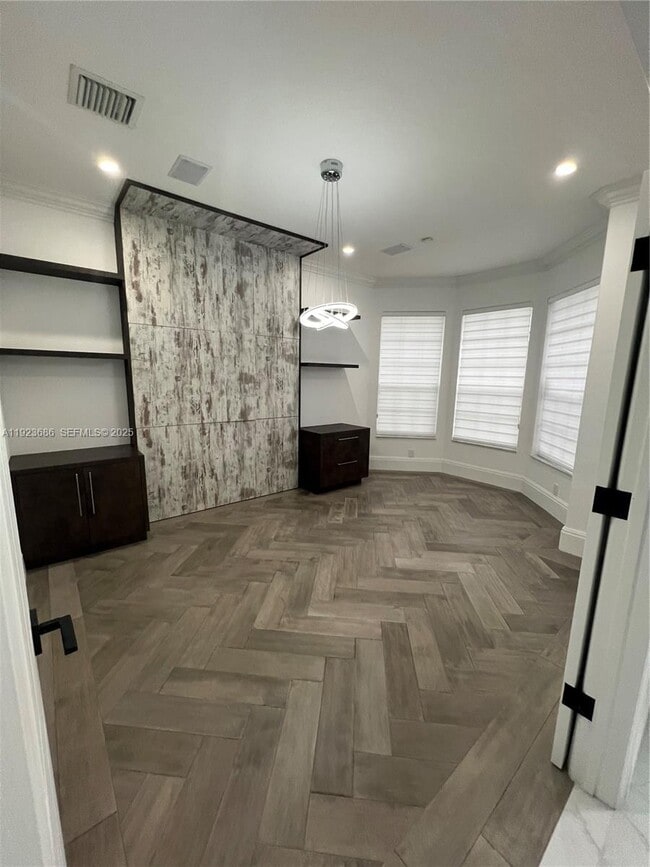 Building Photo - 6013 NW 56th Dr