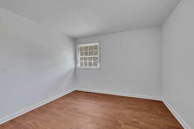 Building Photo - 108 Chiroc Rd