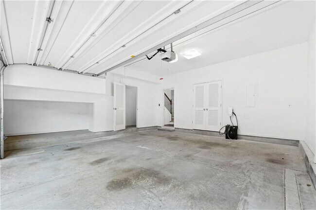 Building Photo - 2844 Loftview Square
