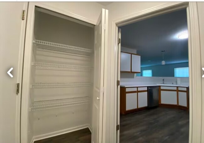 Building Photo - 5363 Danbury Cir