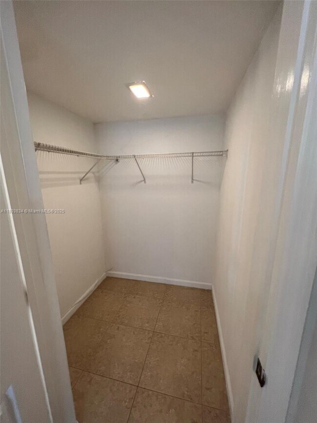 Building Photo - 1900 N Congress Ave