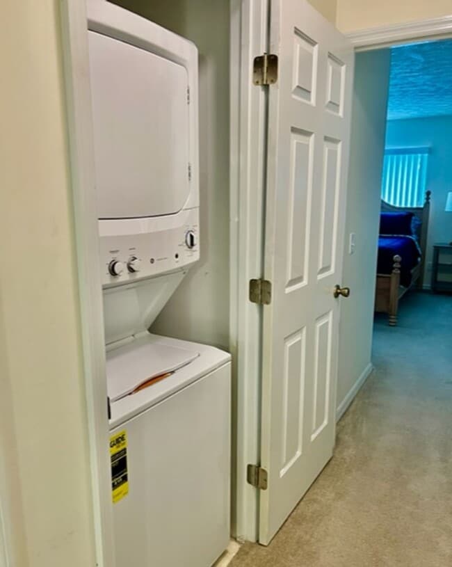 Building Photo - Beautiful Waterfront 2/2 Furnished Home Available April 2024