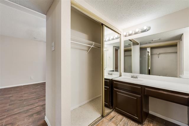 Building Photo - 2642 Encina Dr