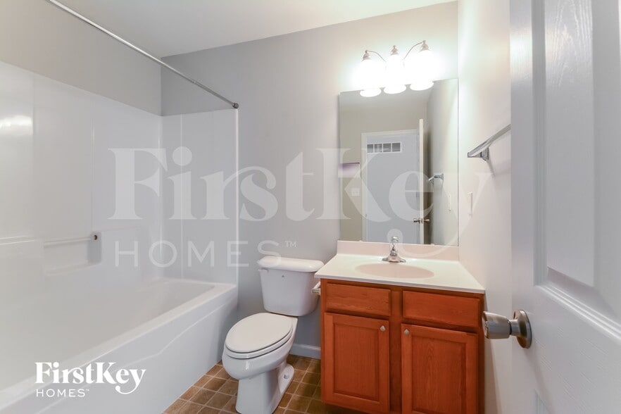 Building Photo - 1203 Del Haven Dr