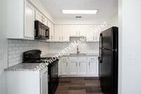 Building Photo - 1426 Berrier St