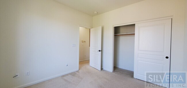 Building Photo - 1715 Bilbao Dr