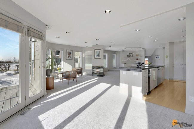 Building Photo - 1835 W 15th Ave