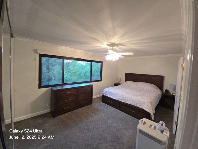 Building Photo - Updated Porter Ranch Townhome with Scenic ...