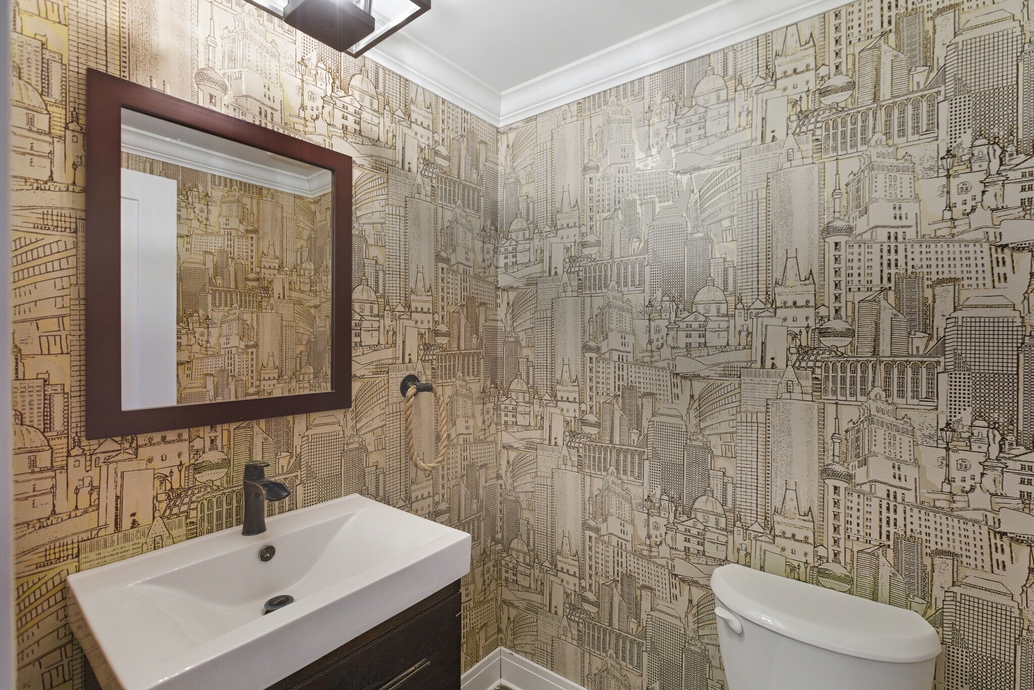 Building Photo - 105 Yarrow Ct