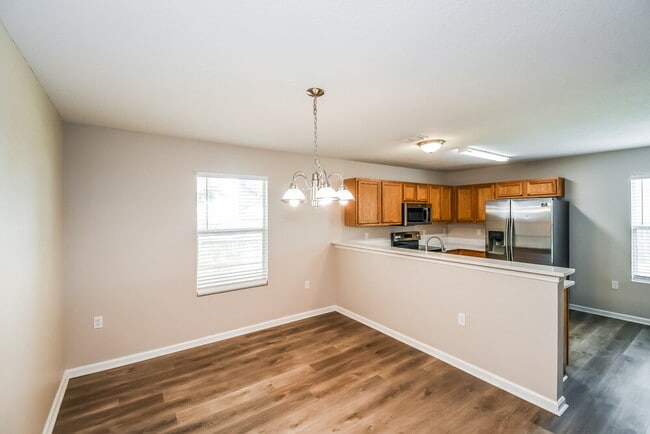 Building Photo - 5342 Arlington Rd