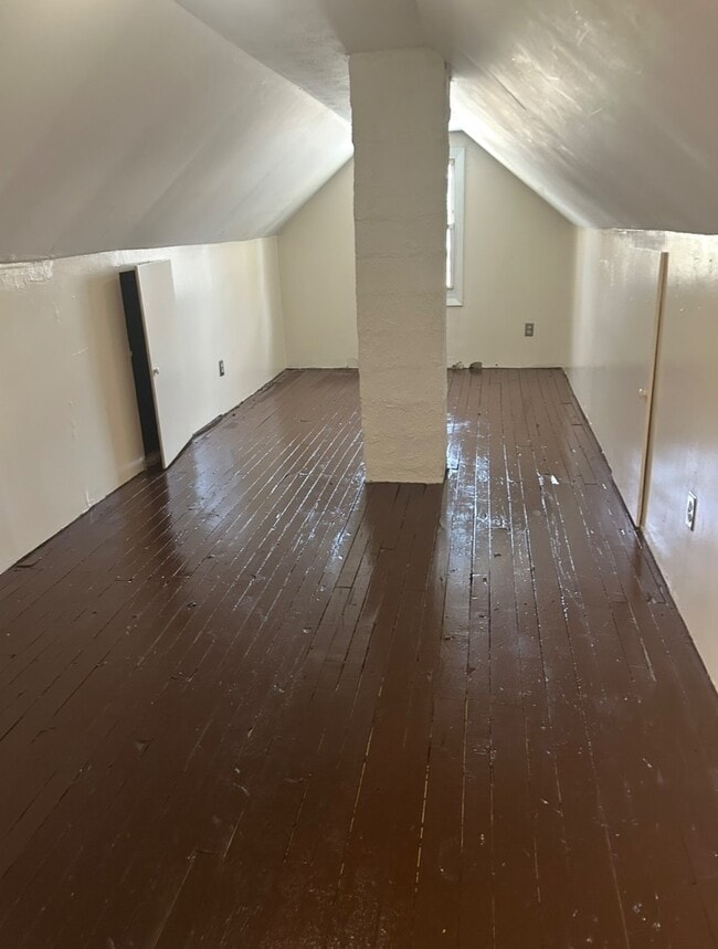 Building Photo - 12827 Fruitside Rd