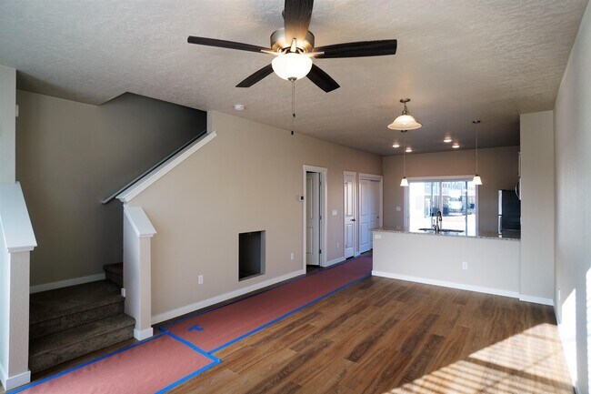 Building Photo - 5928 S Jessenia Ln