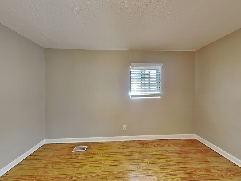 Building Photo - 1332 Eubanks Ave