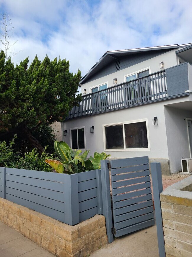 Building Photo - Fully furnished 1 bed 1 bath in Mission Beach.