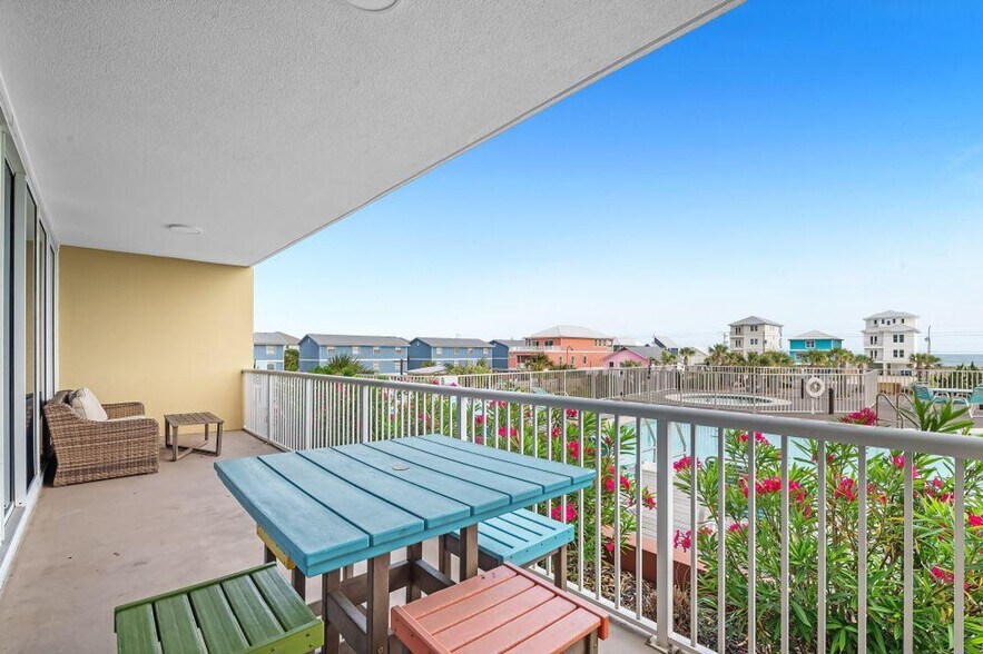 Building Photo - 1524 W Beach Blvd