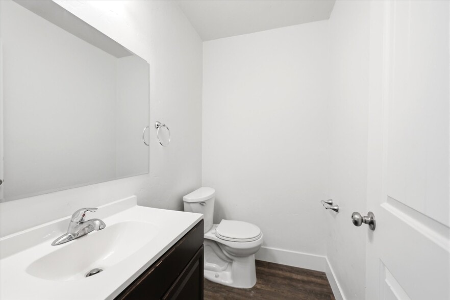 Building Photo - 432 S Pegasus Way