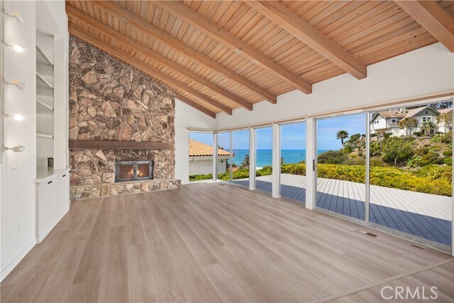 Building Photo - 504 Avenida La Costa
