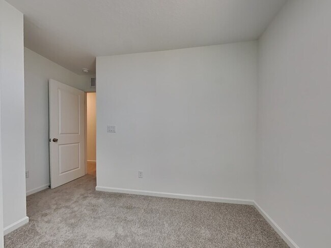 Building Photo - Base rent $1,821.00 plus $29.00 RBP Total ...