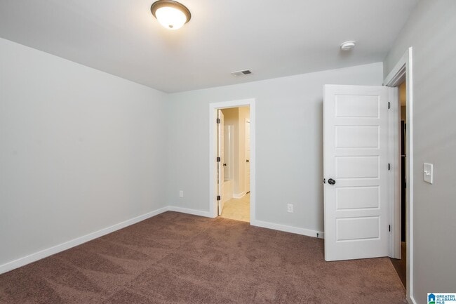 Building Photo - 875 Maple Trce