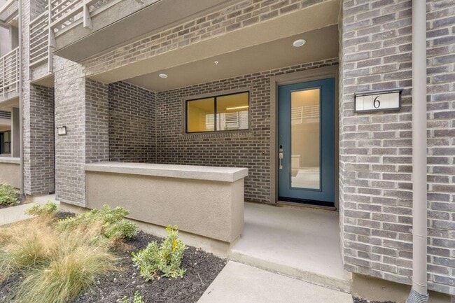 Building Photo - 202 Stone Pine Terrace