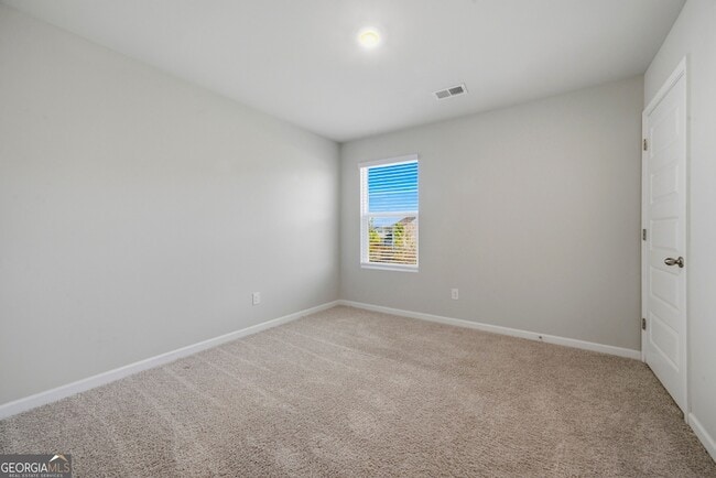 Building Photo - 59 Silver Birch Pass