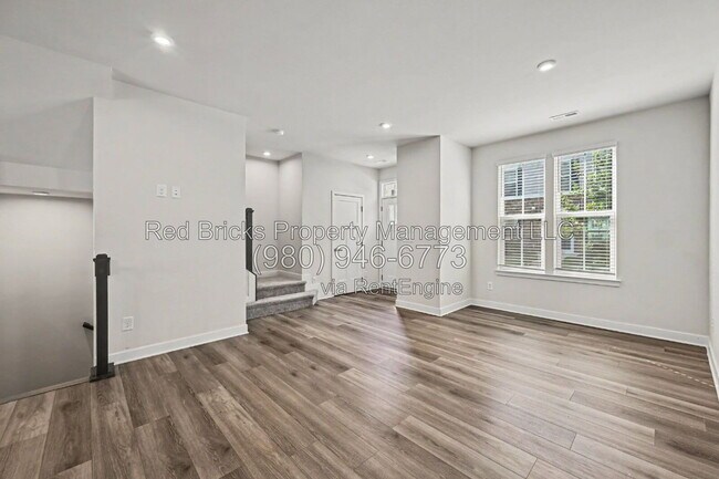 Building Photo - 9342 Mallard Mls Dr
