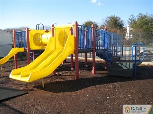 Building Photo - 9 Lisa Ct