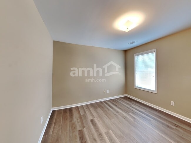 Building Photo - 1990 Turtle Creek Way