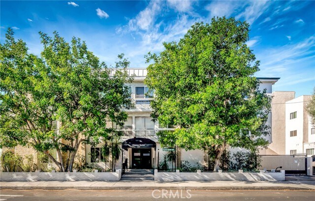 Building Photo - 5315 Zelzah Ave