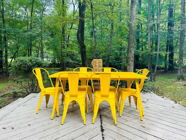 Building Photo - 603 Rock Creek Rd