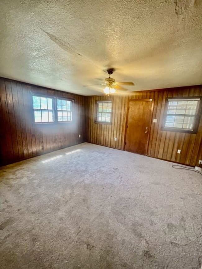 Building Photo - 3716 Parkwood St