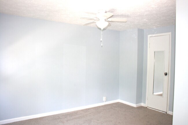 Building Photo - 5826 Whitfield Ct