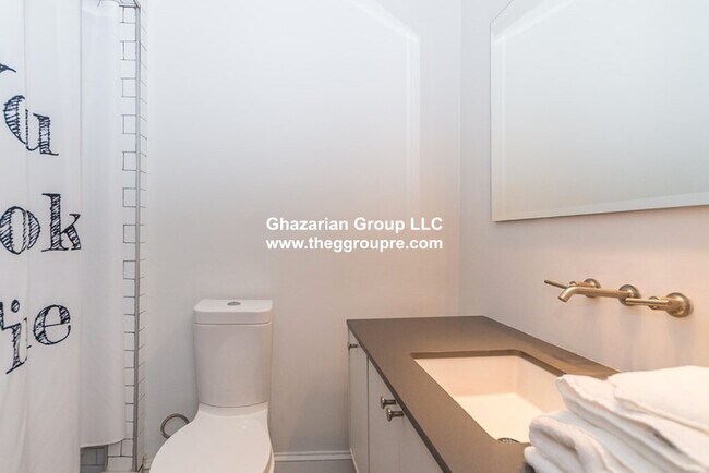 Building Photo - 524 Columbus Ave