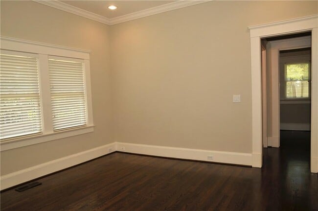 Building Photo - 950 Rupley Dr NE