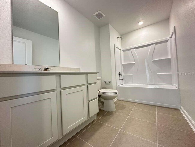 Building Photo - 5431 Meadow Walk Dr