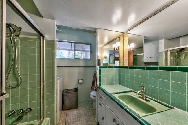 Building Photo - Cozy 3BD house avail. on 10/10/2025 for a ...
