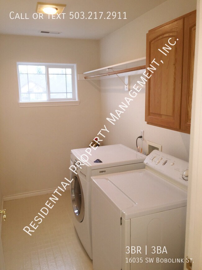 Building Photo - 16035 SW Bobolink St