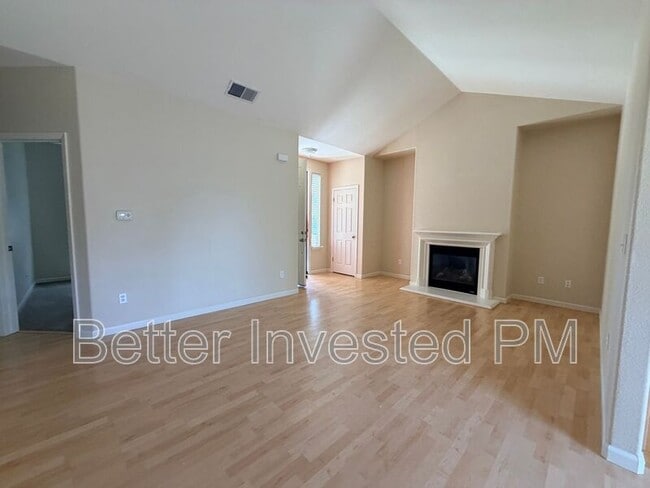 Building Photo - 1743 Waltzer Rd