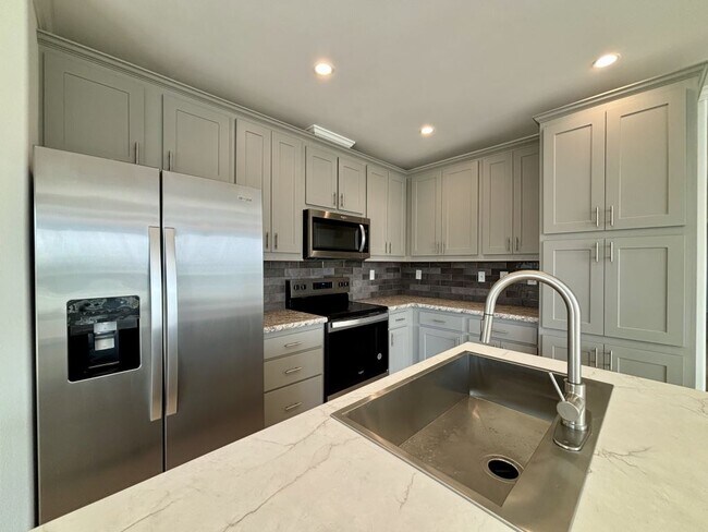 Building Photo - 6980 41st Ave N