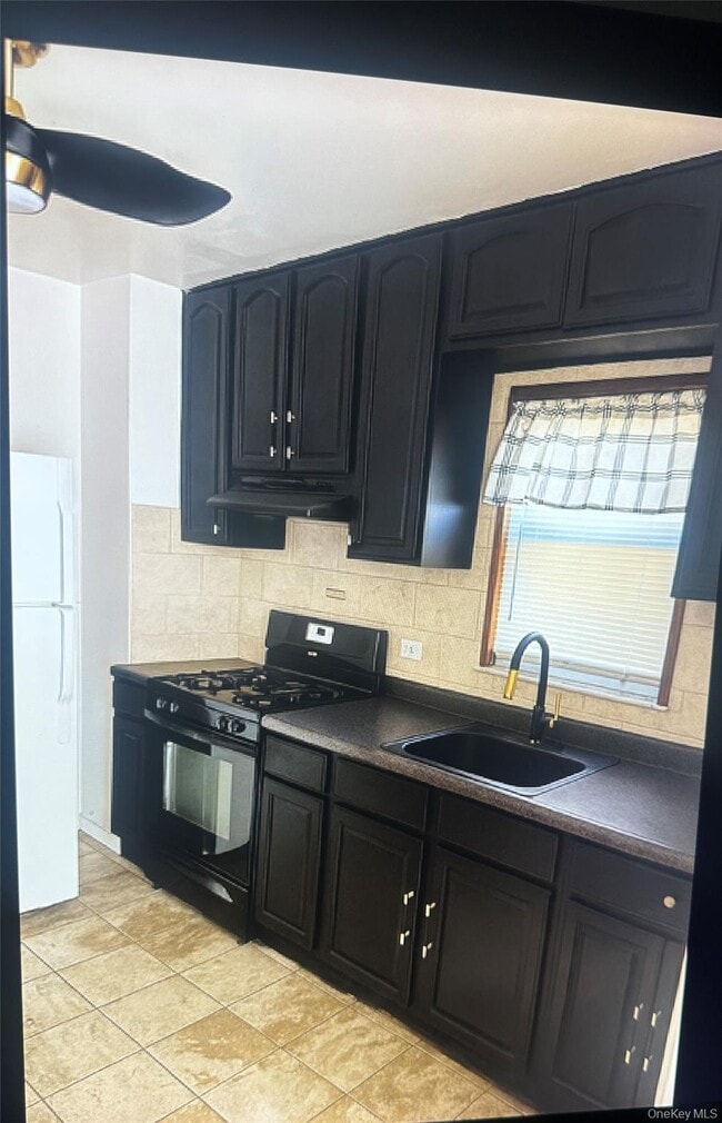 Building Photo - 74 Dehnhoff Ave