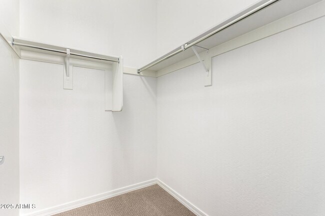 Building Photo - 423 S 194th Ln