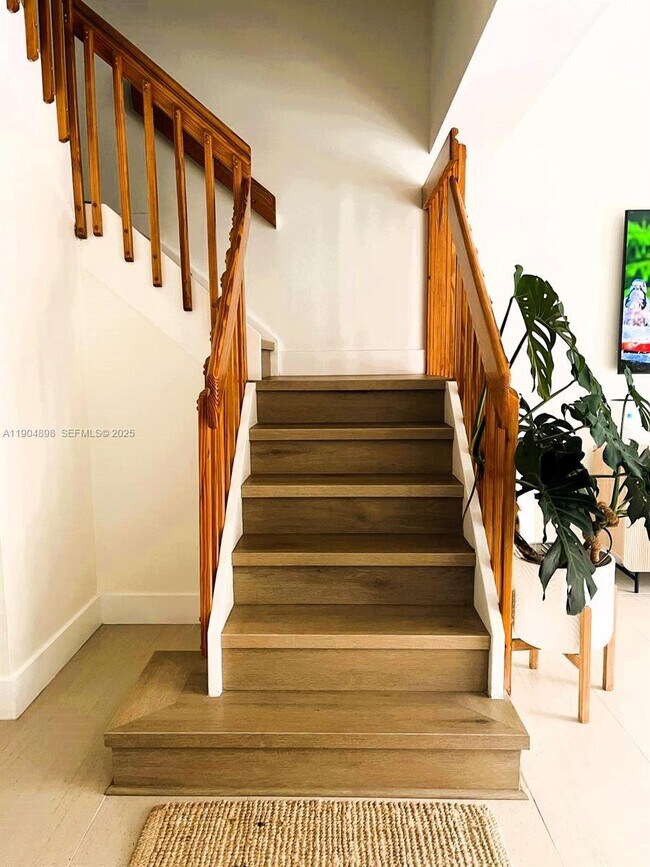 Building Photo - 14305 SW 57th Ln