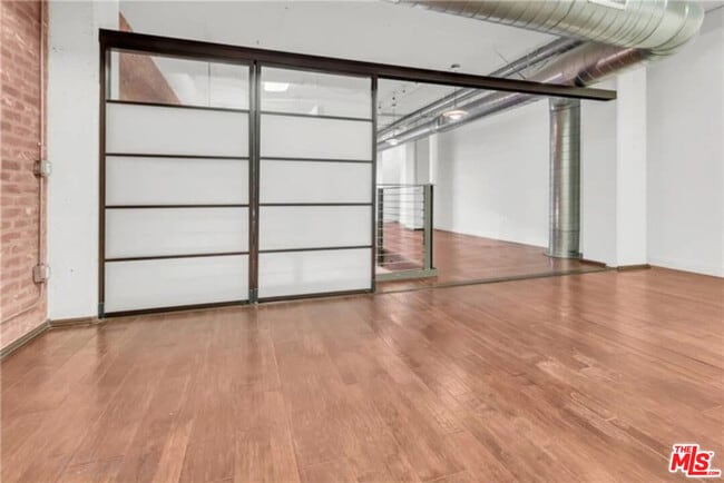 Building Photo - 510 S Hewitt St