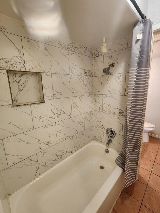 Building Photo - 5665 Birchmont Dr