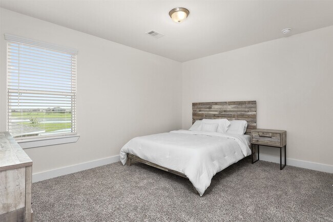 Building Photo - 2108 Eagle Nook Dr