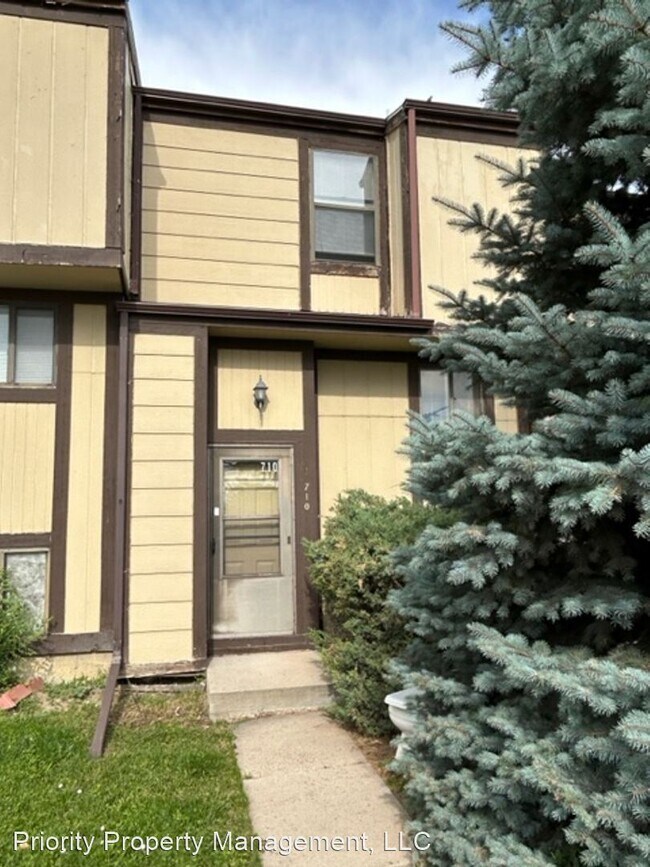 2 br, 1.5 bath House 710 S Gurley 710 S Gurley Ave Gillette WY