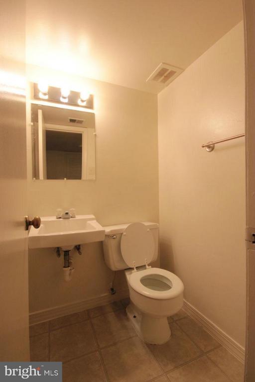 Building Photo - 7901 Central Park Cir